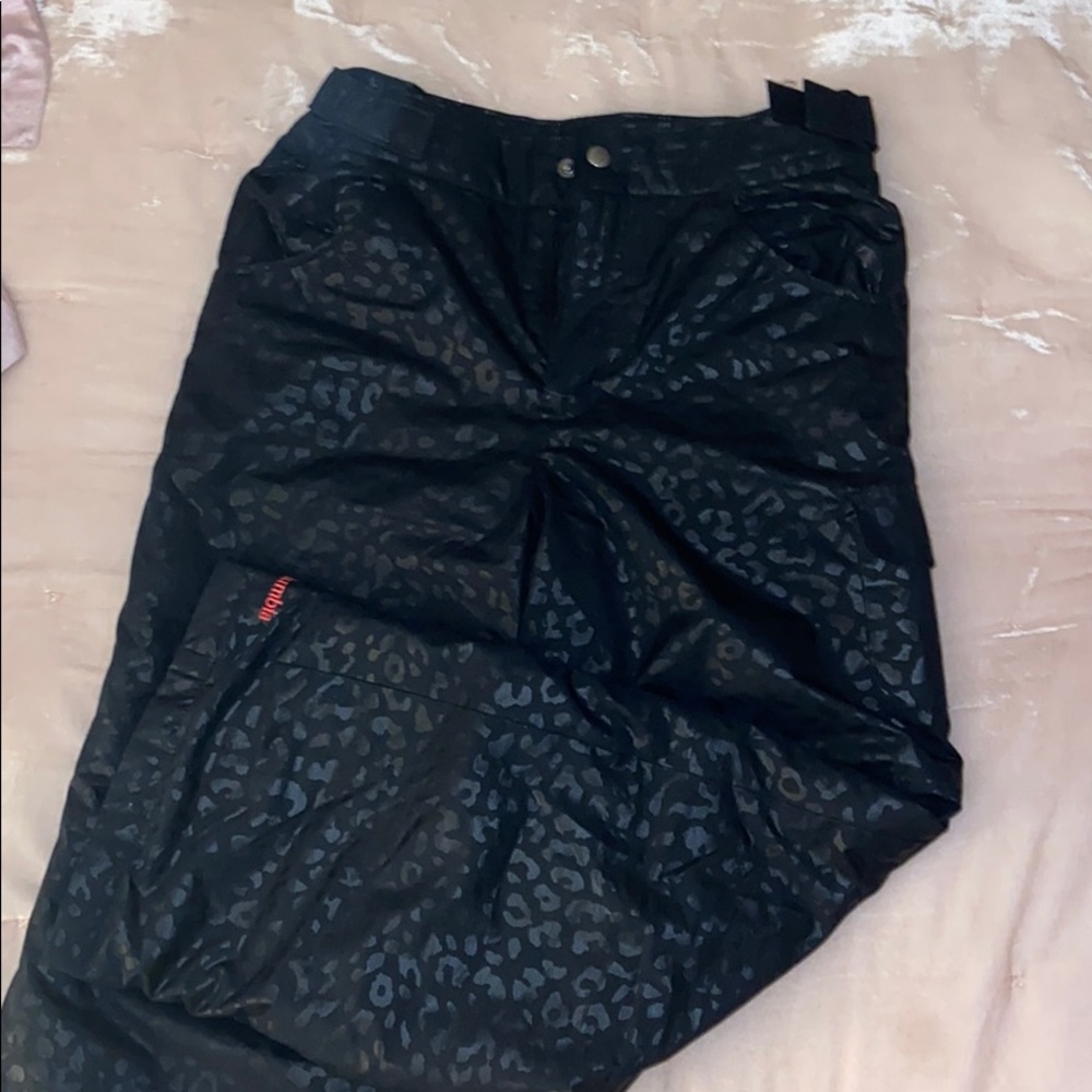 black leopard print Columbia ski/snow pants